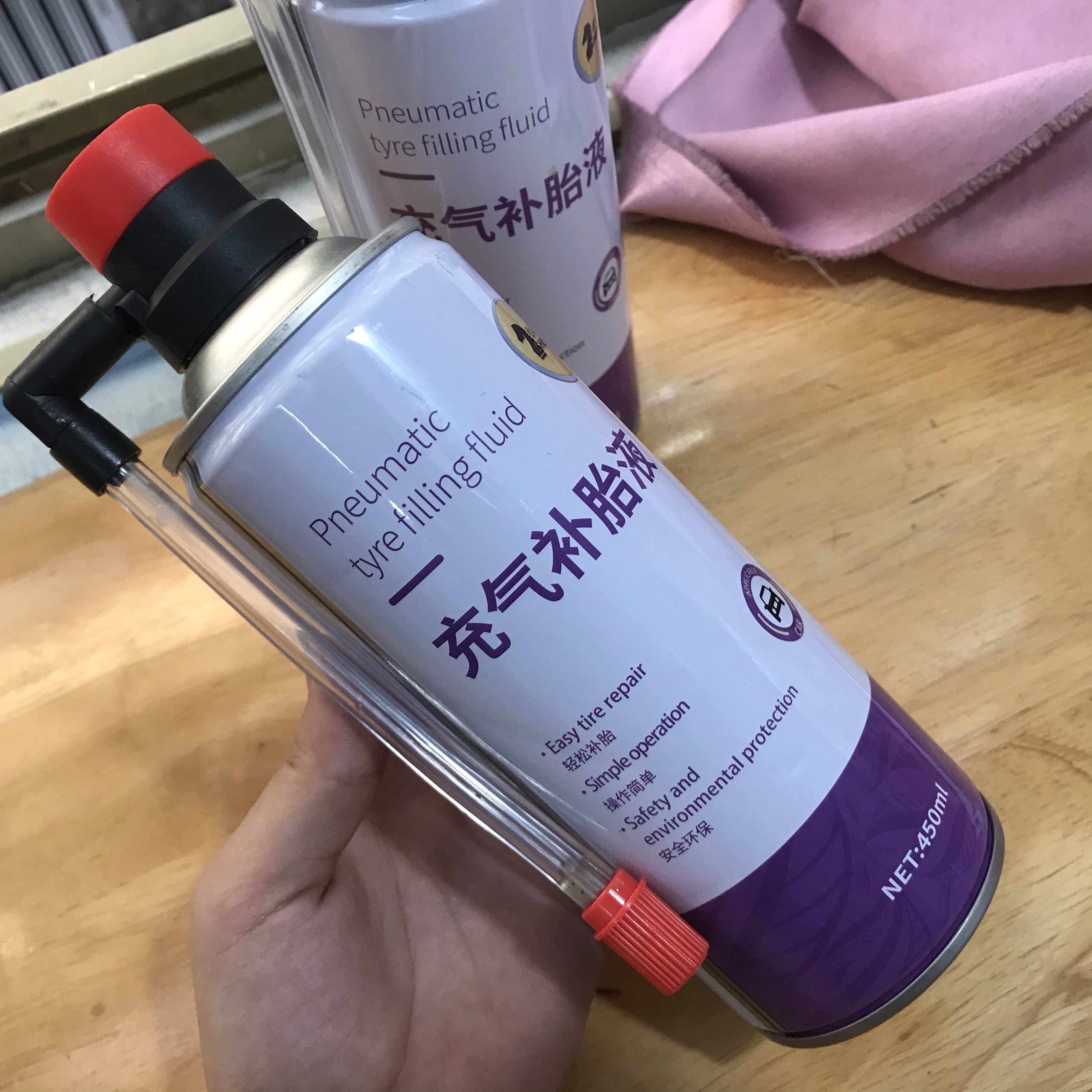 Keo bơm tự vá lốp xe - Chai vá lốp ô tô, xe máy khẩn cấp