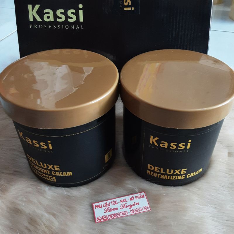 Kem duỗi tóc Kassi Delux 1000ml bao gồm 1 hủ kem duỗi và 1 hủ kem dập tóc số 2 dung tích 1000ml, sản phẩm chuyên nghiệp