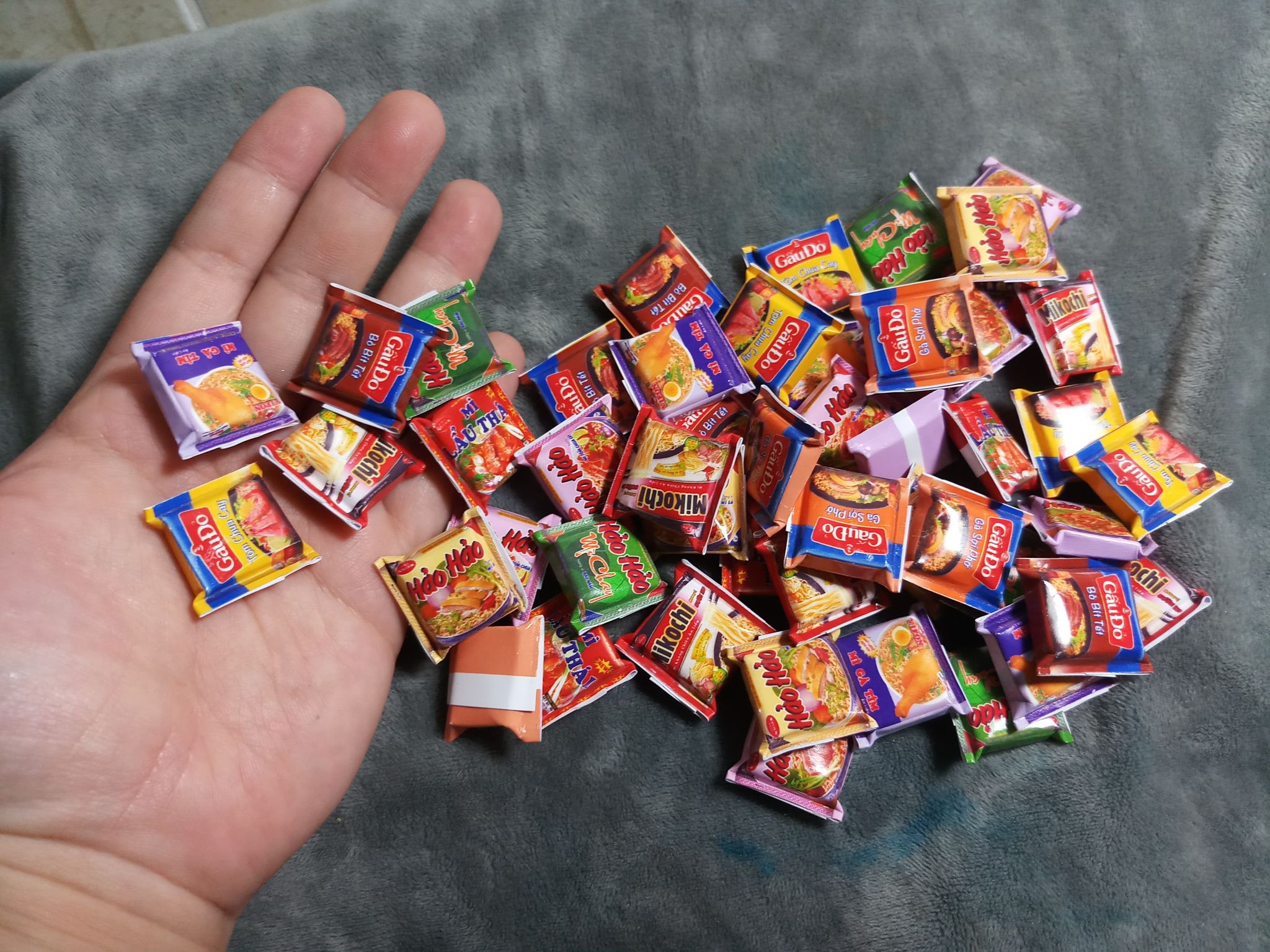 Đồ tý hon trang trí mô hình, búp bê_mì gói