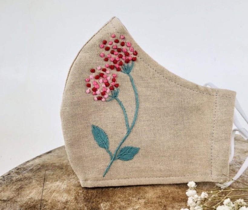 Khẩu trang vải linen thêu tay