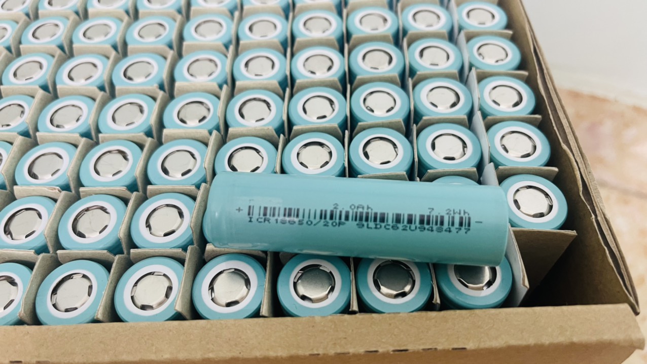 Cell pin 18650 eve , pin li-ion 3,7v 2000mah 10c xả 20a