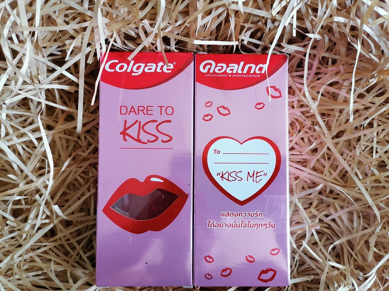 Kem đánh răng Colgate Dare To Kiss 90g