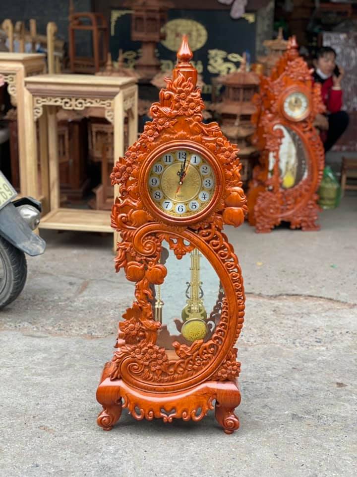 đồng hồ hoa mau don gỗ hương đá kích thước cao 110mrộng 43 cm sâu 20cm