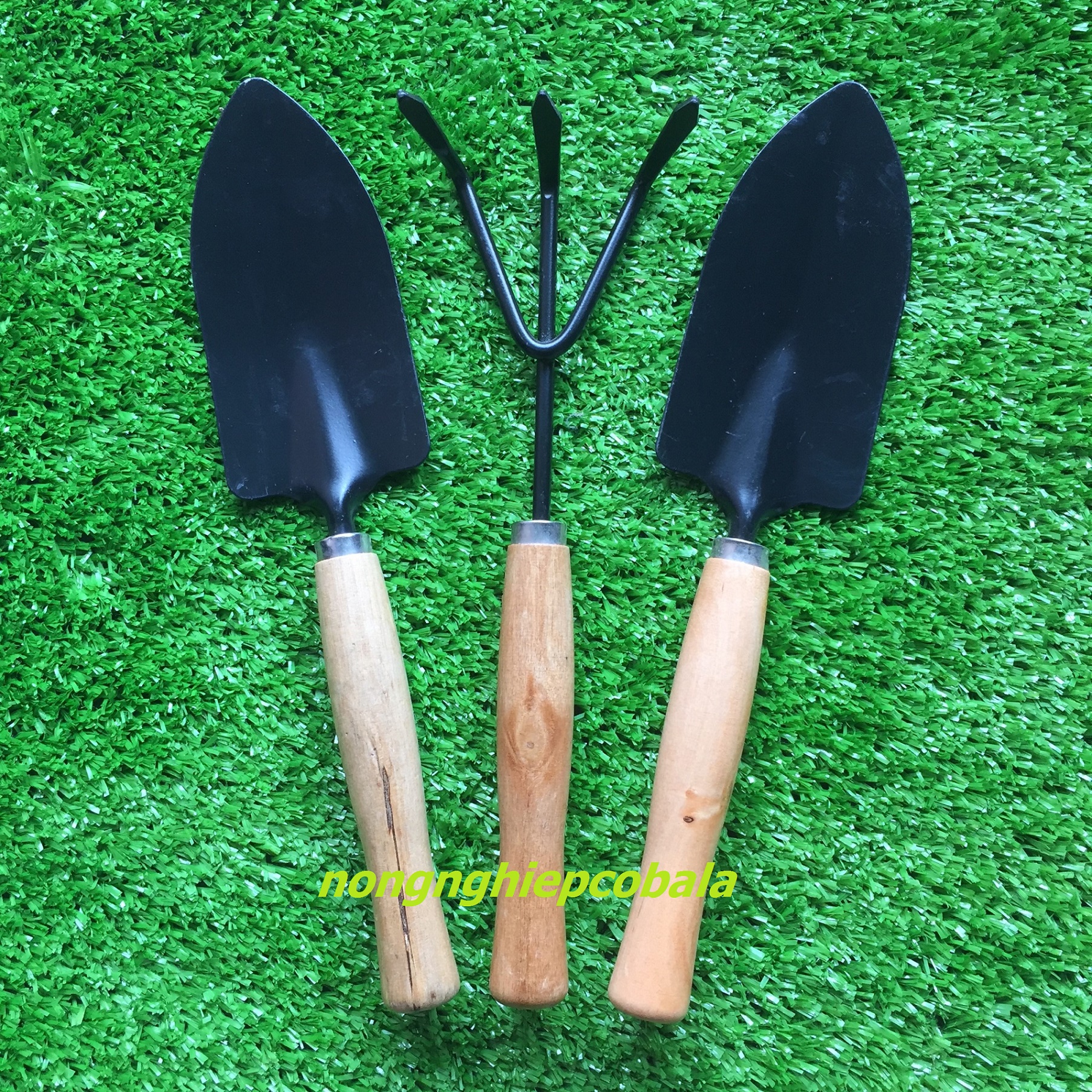 Bộ dụng cụ làm vườn 3 món cán gỗ tiện lợi, dễ sử dụng