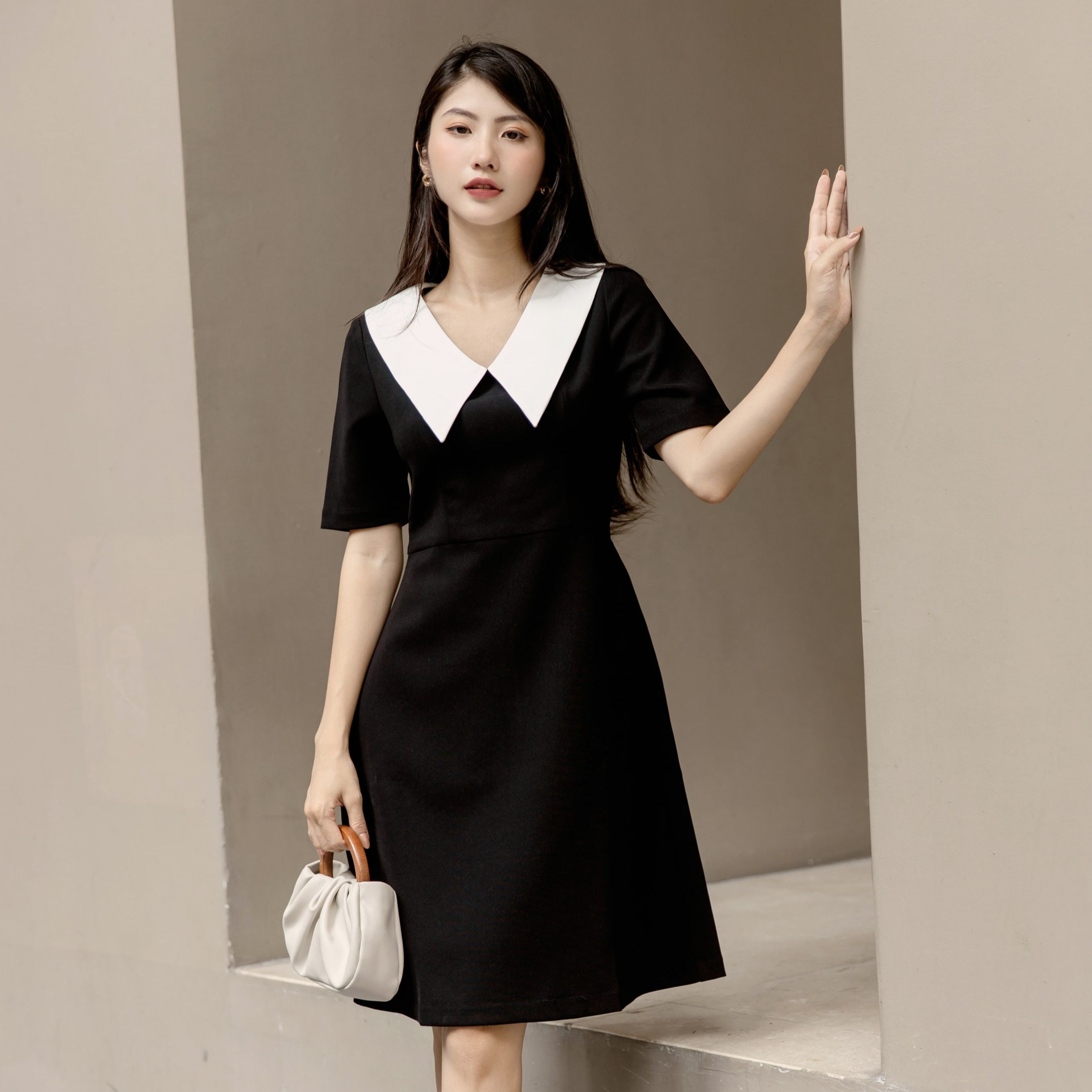 Maiimer - Váy đen cổ trắng Linda