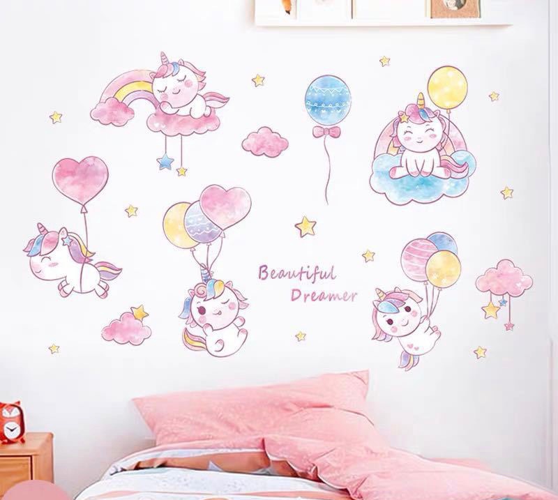 Decal tranh dán tường Ngựa hạnh phúc cầu vòng