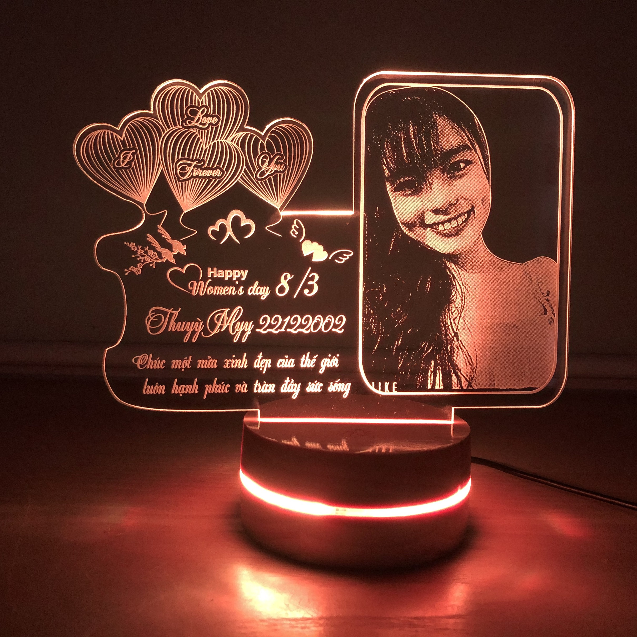 Quà tặng ý nghĩa ngày 8/3 - Đèn led 3d khắc ảnh theo yêu cầu - Đèn 16 màu đế gỗ cao cấp nhập khẩu có viền sáng và điều khiển đổi màu