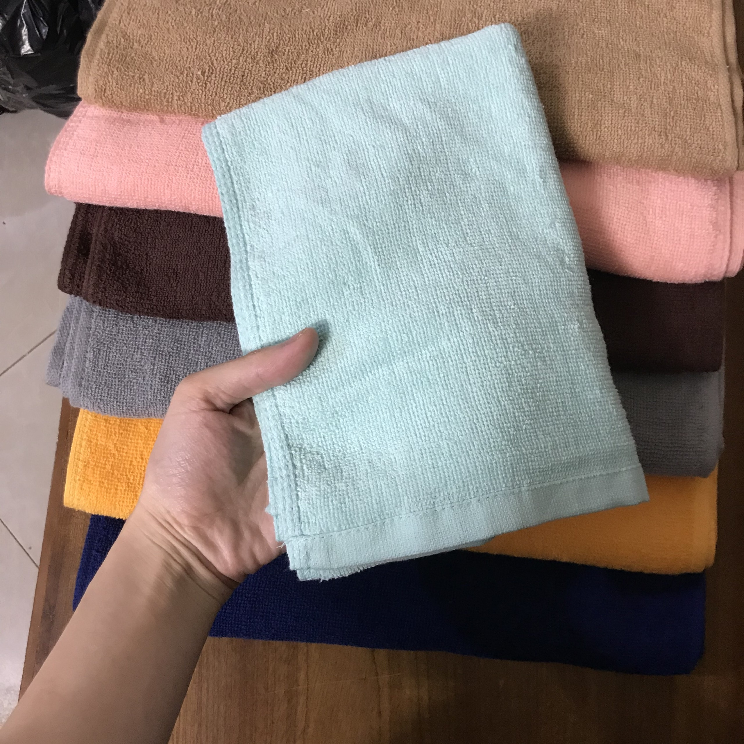 Khăn gội đầu cotton thanh lý giá rẻ, loại mỏng lỗi nhẹ, kt 34x85cm