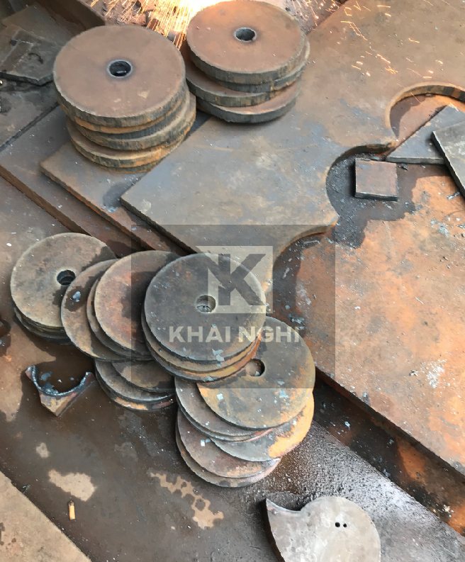 Sắt tấm tròn dày 8mm đường kính 120mm khoét lỗ trong tròn 40mm