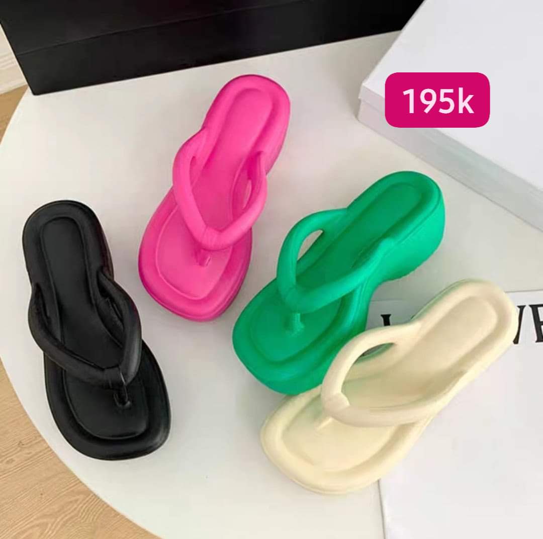 Dép xỏ ngón đế dày mũi vuông siêu cute at03