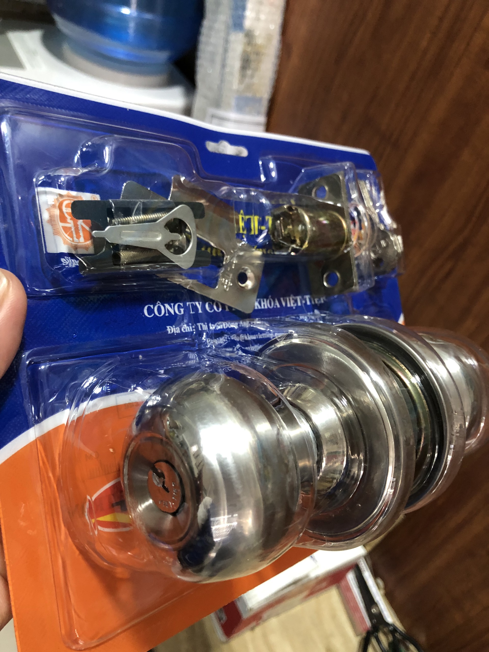 Khóa cửa nắm tròn Viet tiep 04206 khóa của nhà vệ sinh , khóa của phòng. khóa của nhôm kính BH 12 tháng