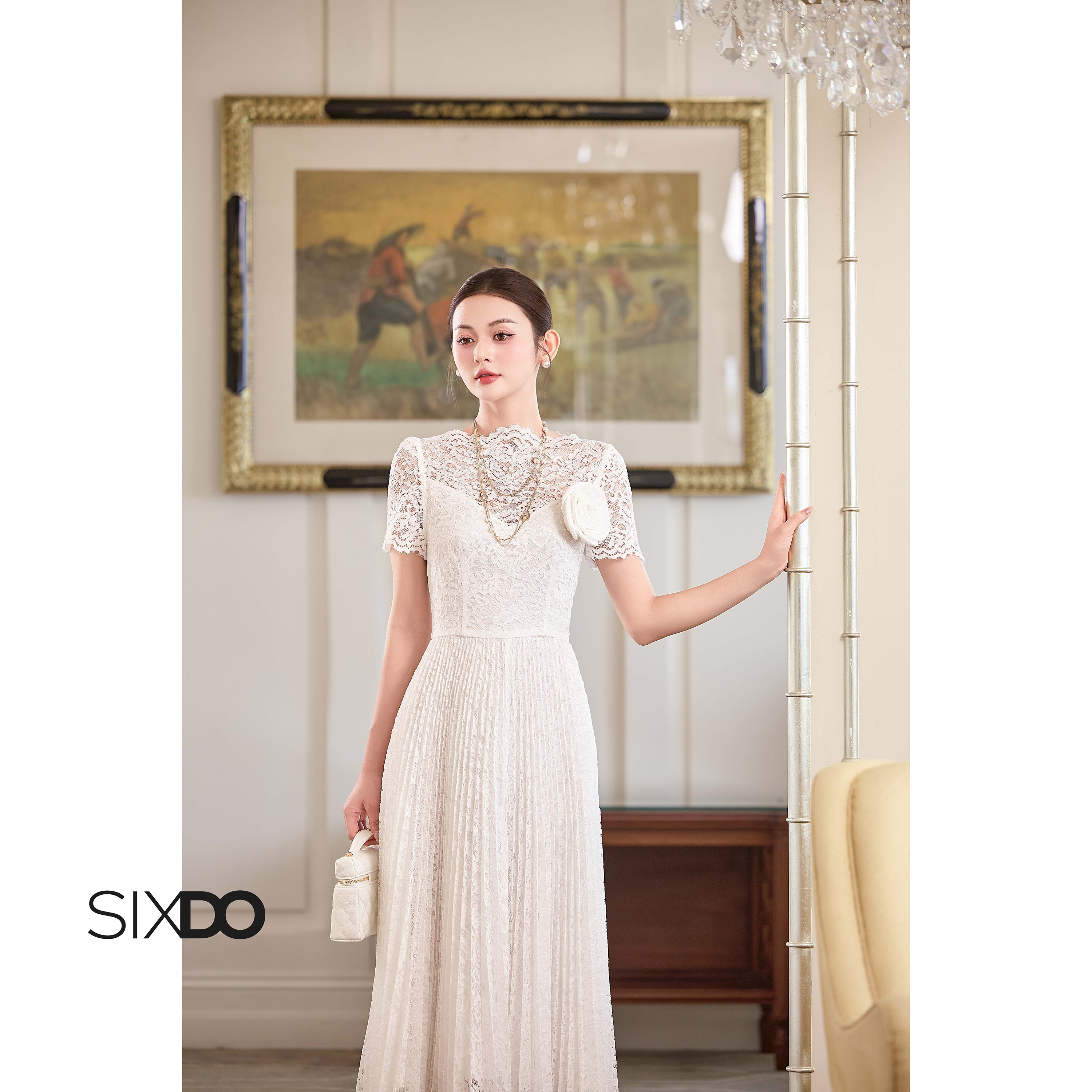  Đầm ren trắng xếp ly ngắn tay phối hoa SIXDO  White Lace Flared Dress With Flower  