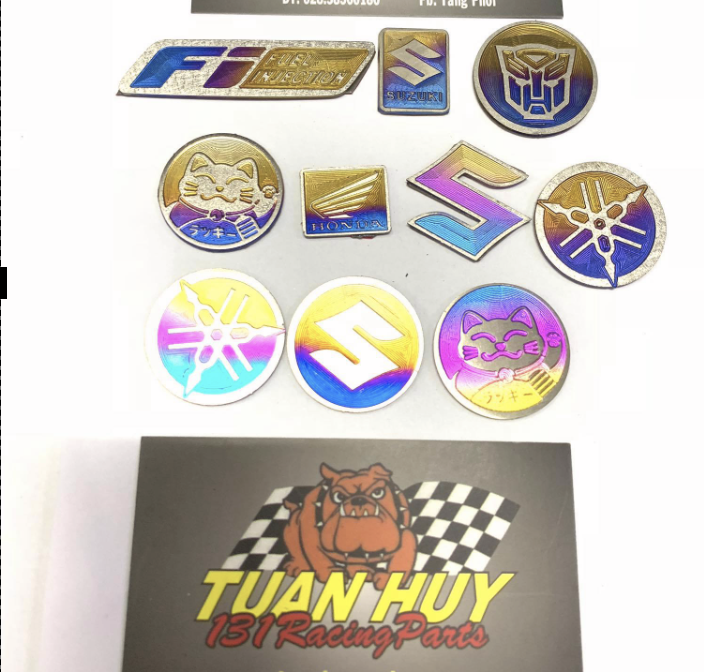 Logo Tem Titan gồm keo dán gắn mặt nạ , nhiều vị trí trên xe máy