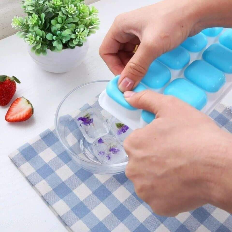 Khay làm đá silicon có nắp