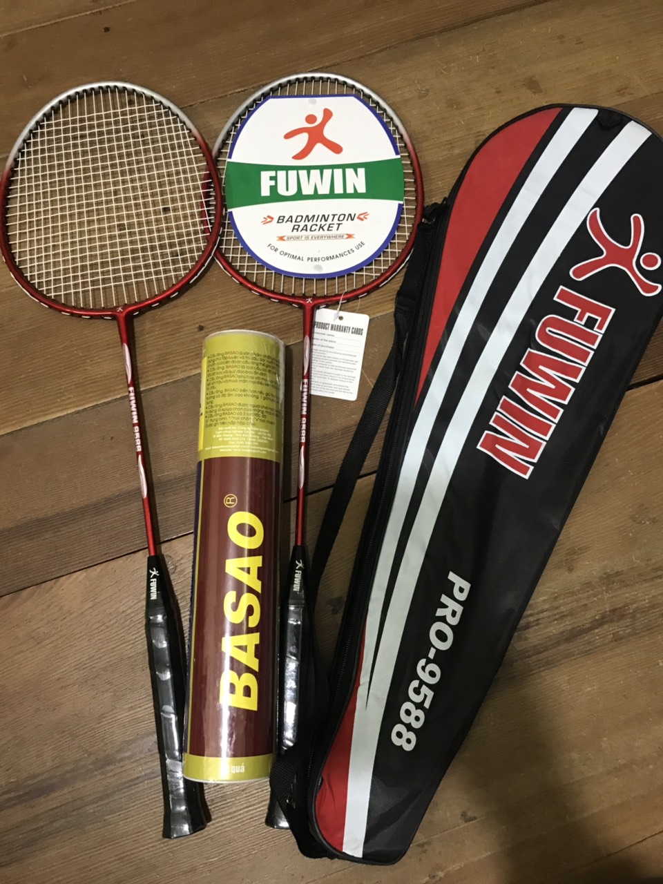 Combo 2 cây vợt cầu lông Fuwin 9588 thiết kế đẹp mắt chắc tay - tặng ngay 1 hộp cầu lông 3 sao 10 quả