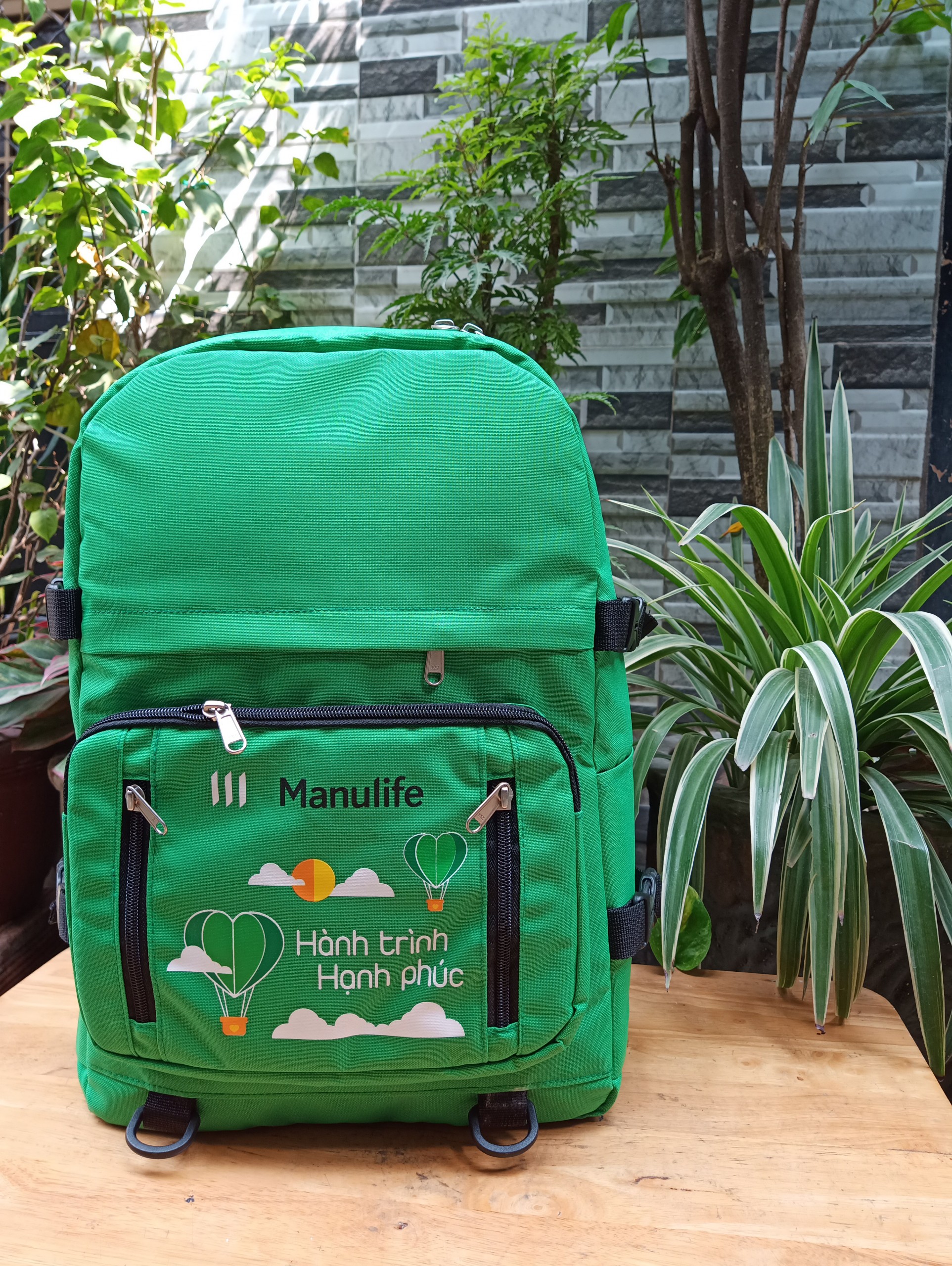 Balo Hành Trình Hạnh Phúc - quà tặng Manulife