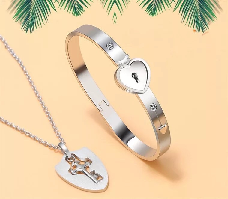 Set bộ đôi vòng tay chìa khóa trái tim