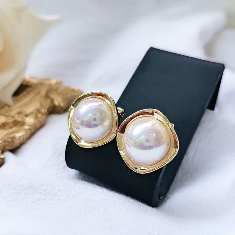Khuyên tai ngọc trai nhân tạo sát tai siêu chảnh -BT 03