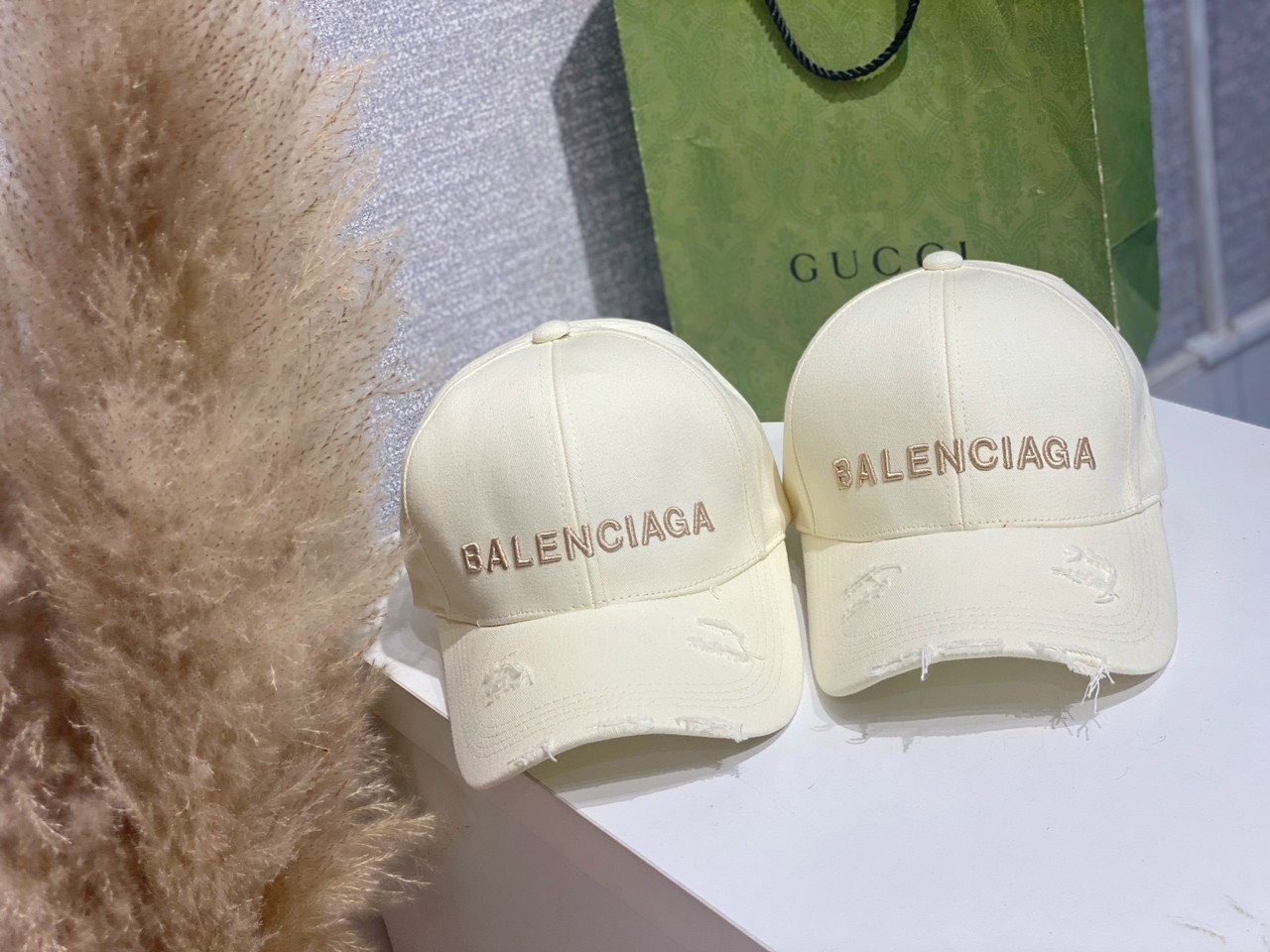 Nón kết balenciaga rách nr35