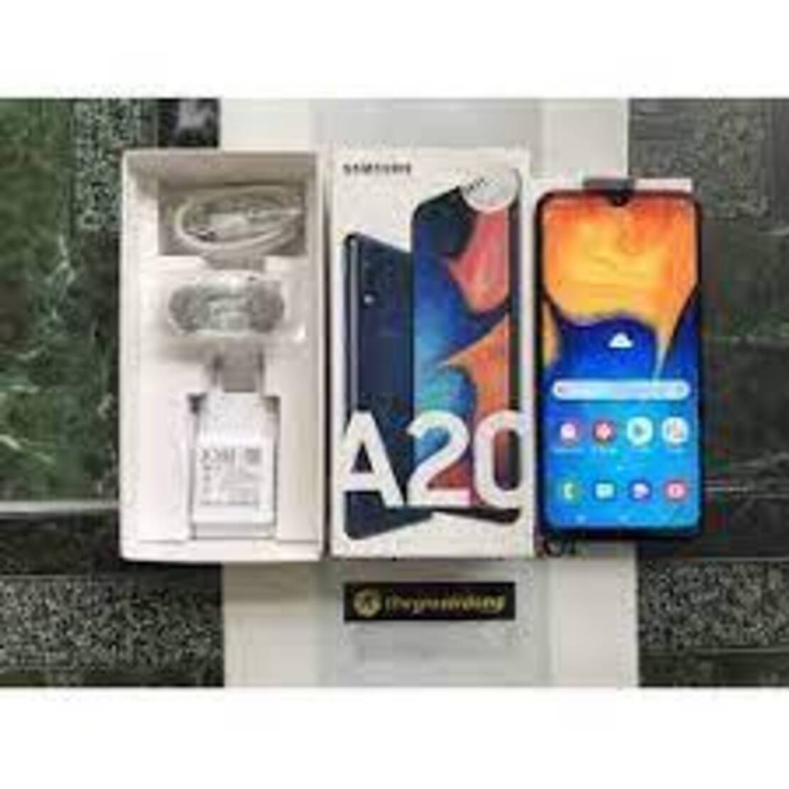 điện thoại giá siêu rẻ Samsung Galaxy A20 Chính Hãng 2sim ram 4G/64G, Màn hình: Super AMOLED, 6.4", HD+, Cày Tiktok Zalo FB Youtube, chơi Liên Quân-Free Fire-PUBG mượt mà TT 01