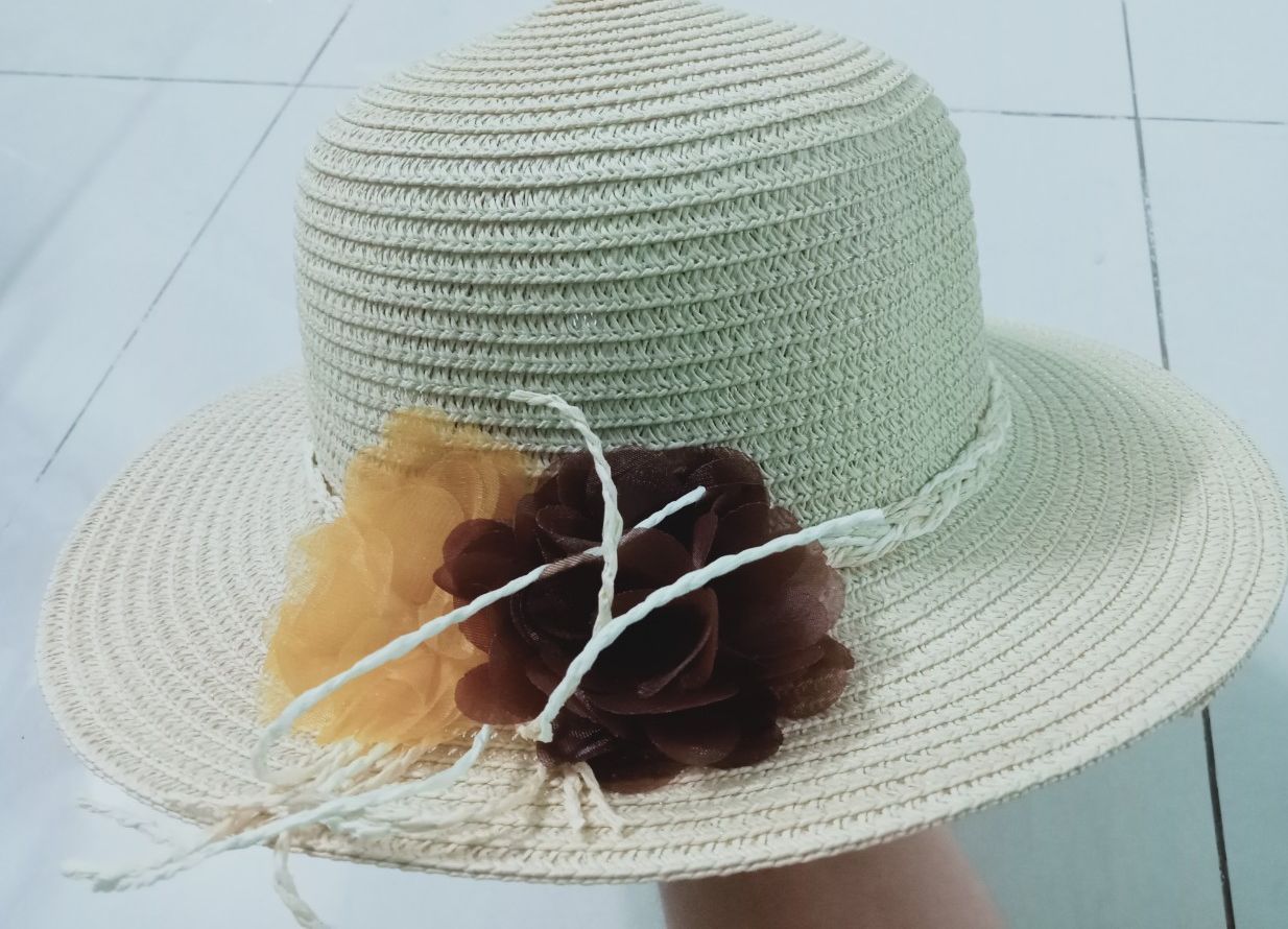 Nón cói đi biển rộng vành