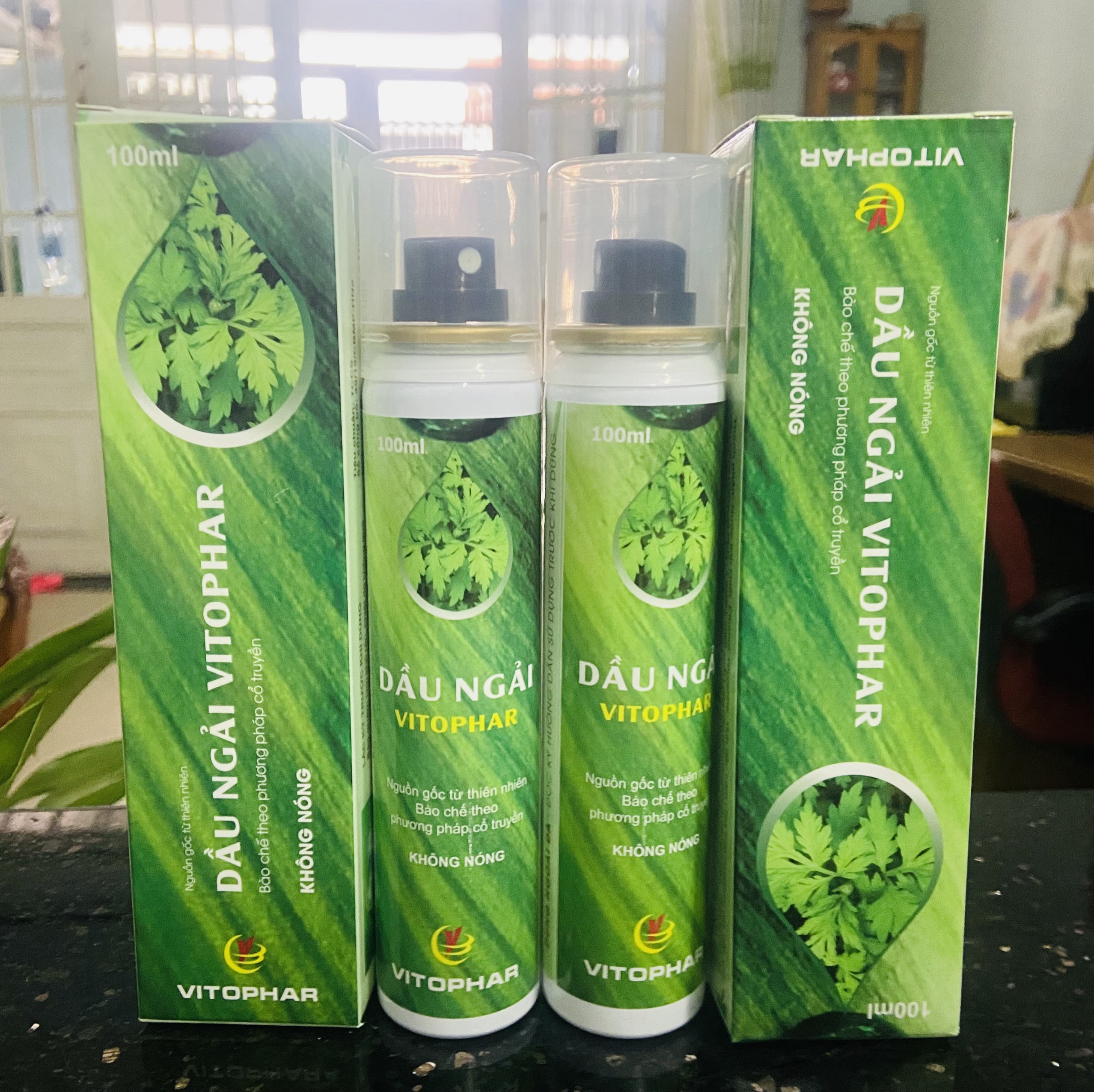 Combo 4 chai tinh dầu ngải cứu Vitophar 100ml