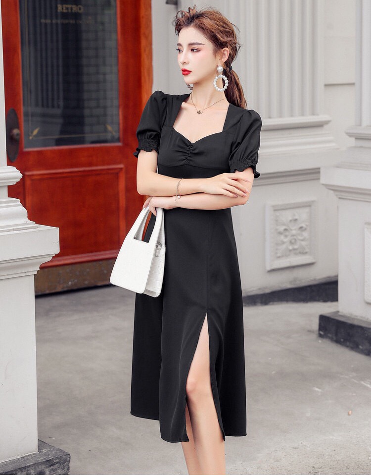 Đầm xòe nhún ngực xẻ tà xinh xắn