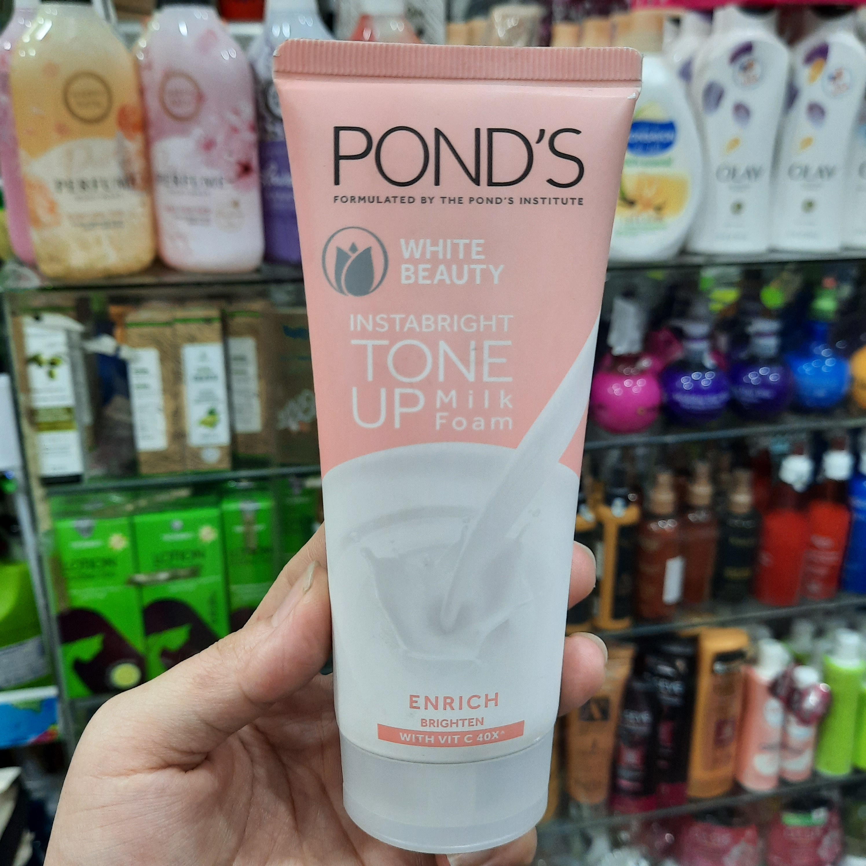 Sữa rửa mặt làm sáng da Pond's chiết xuất sữa 100g