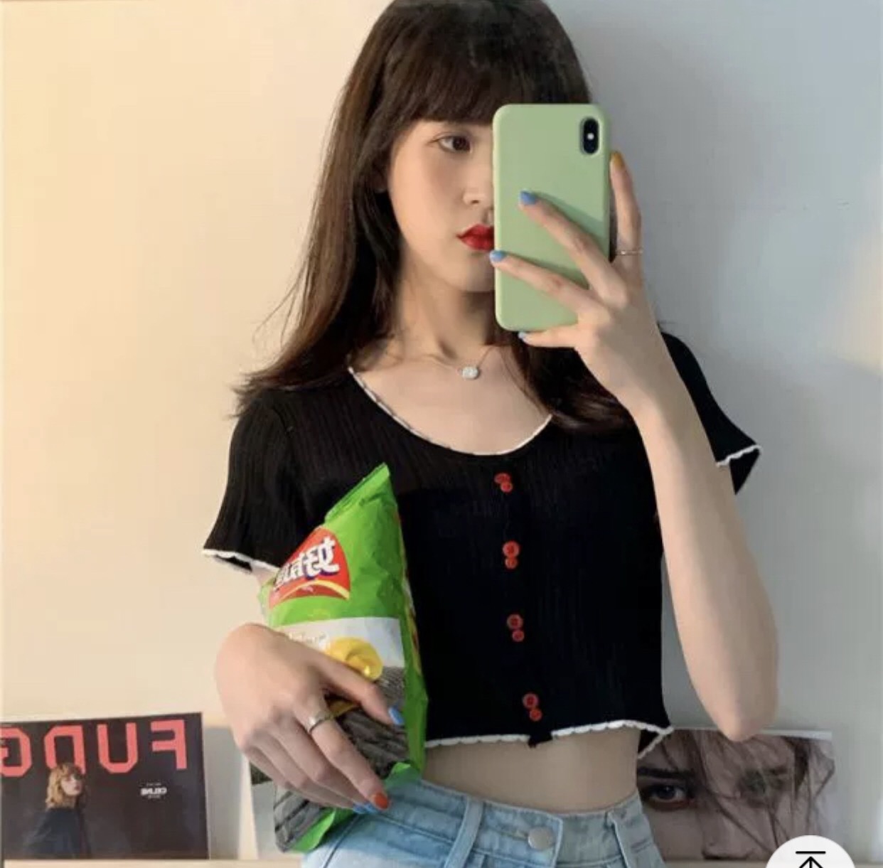 Áo croptop phối nút và viền ren áo cực xinh form cực chuẩn - nauy