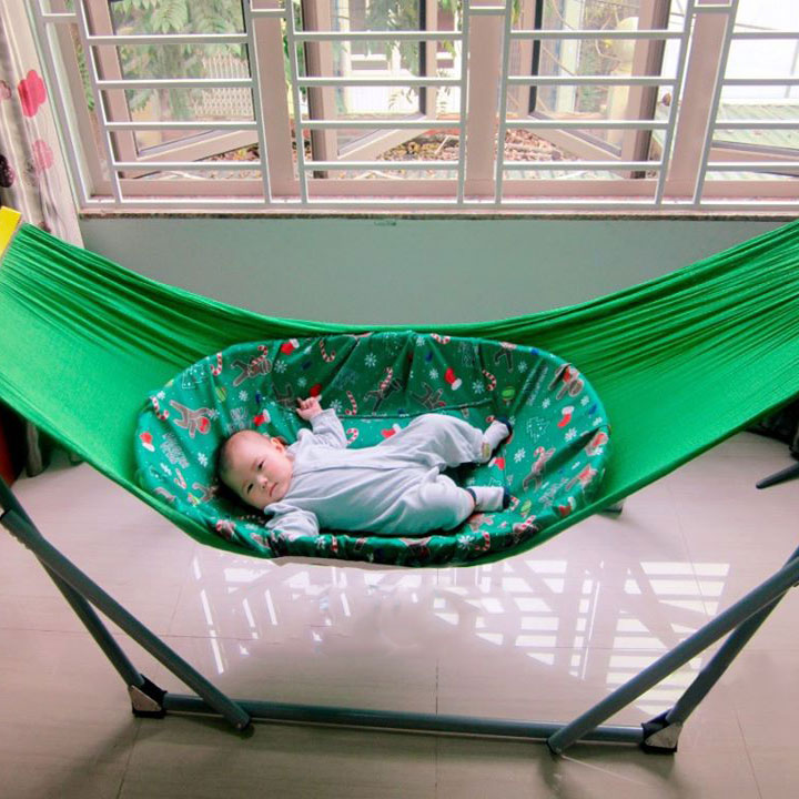 Bọc nệm lót nôi tre cho bé nằm ngủ võng
