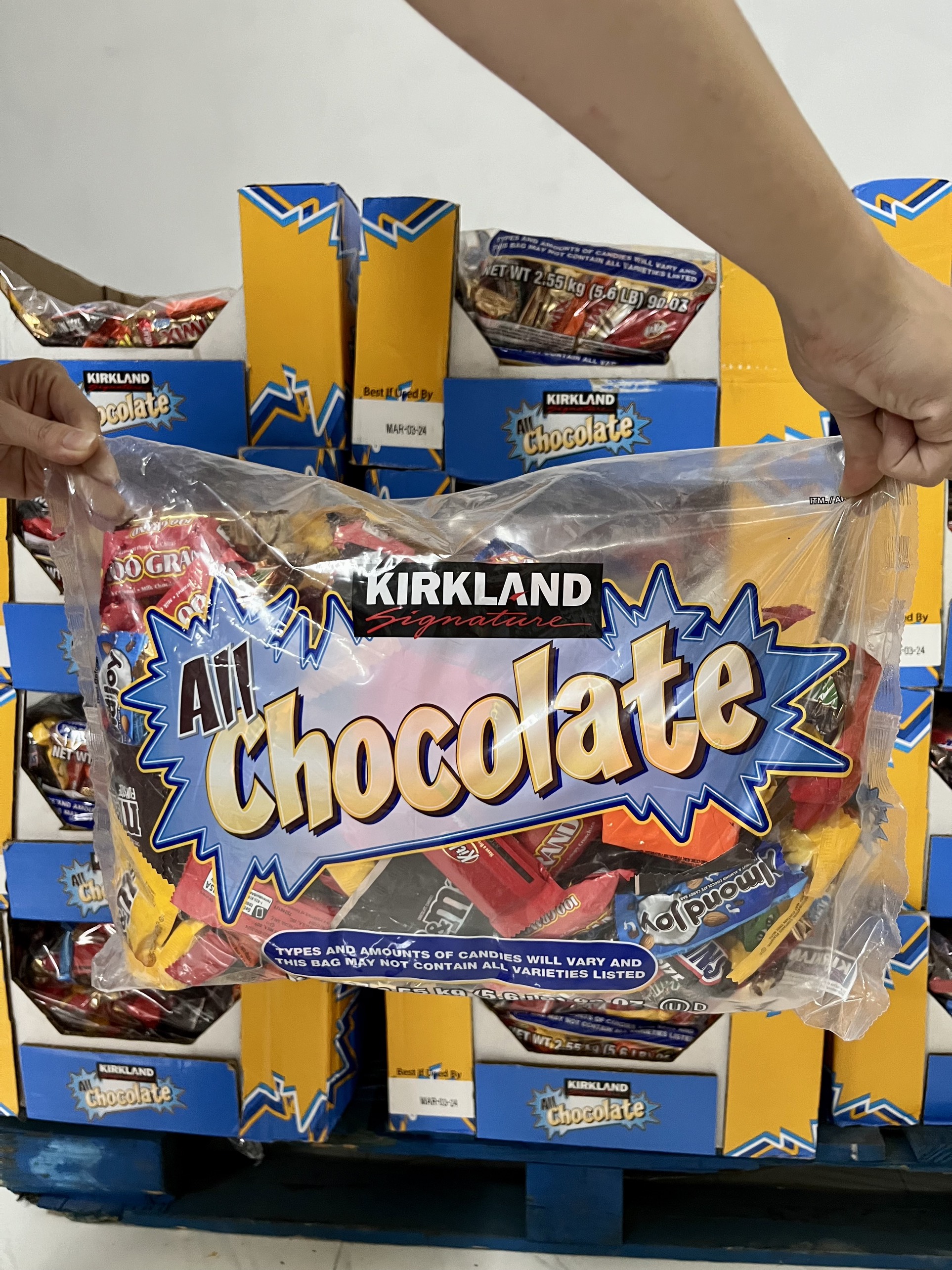 Kẹo Socola 150 Viên Tổng Hợp Kirkland Mix Đủ Loại SôCôLa Mỹ 2.55kg