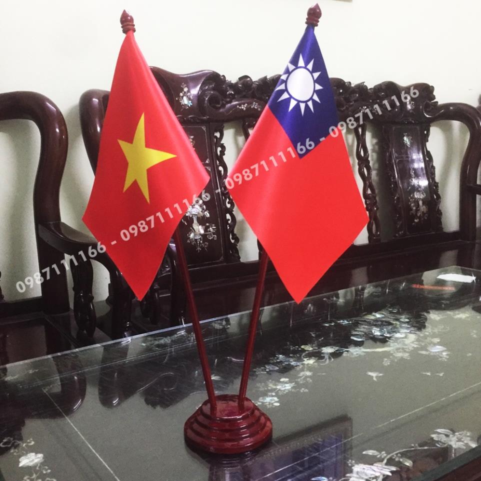 Cờ để bàn đế gỗ việt nam - đài loan