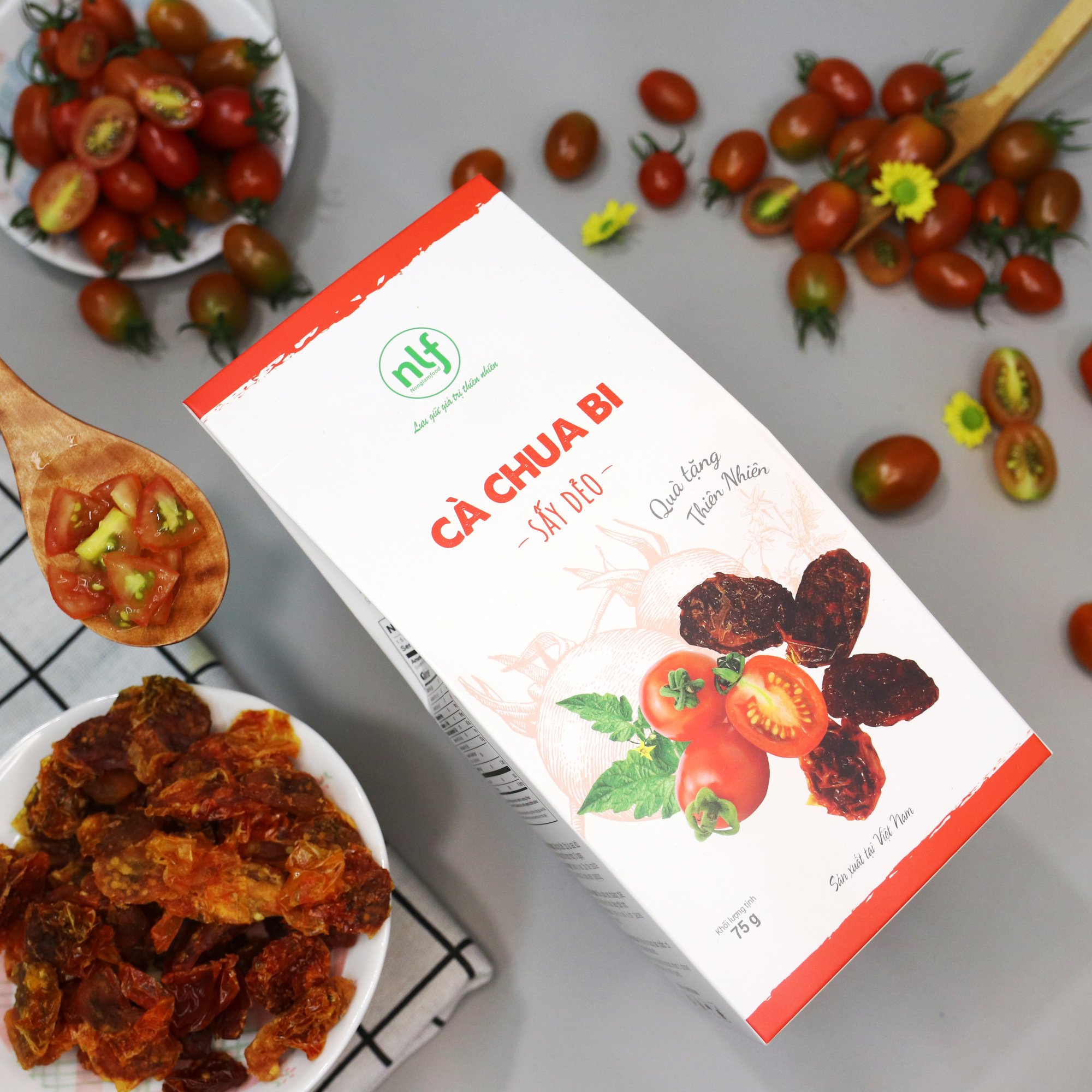 [HCM]Cà Chua Bi Sấy Dẻo | Vegan Store | Ăn vặt đẹp da | Ăn là ghiền | Healthy fruit | Trái Cây Sấy | Hộp 75g | Nông Lâm