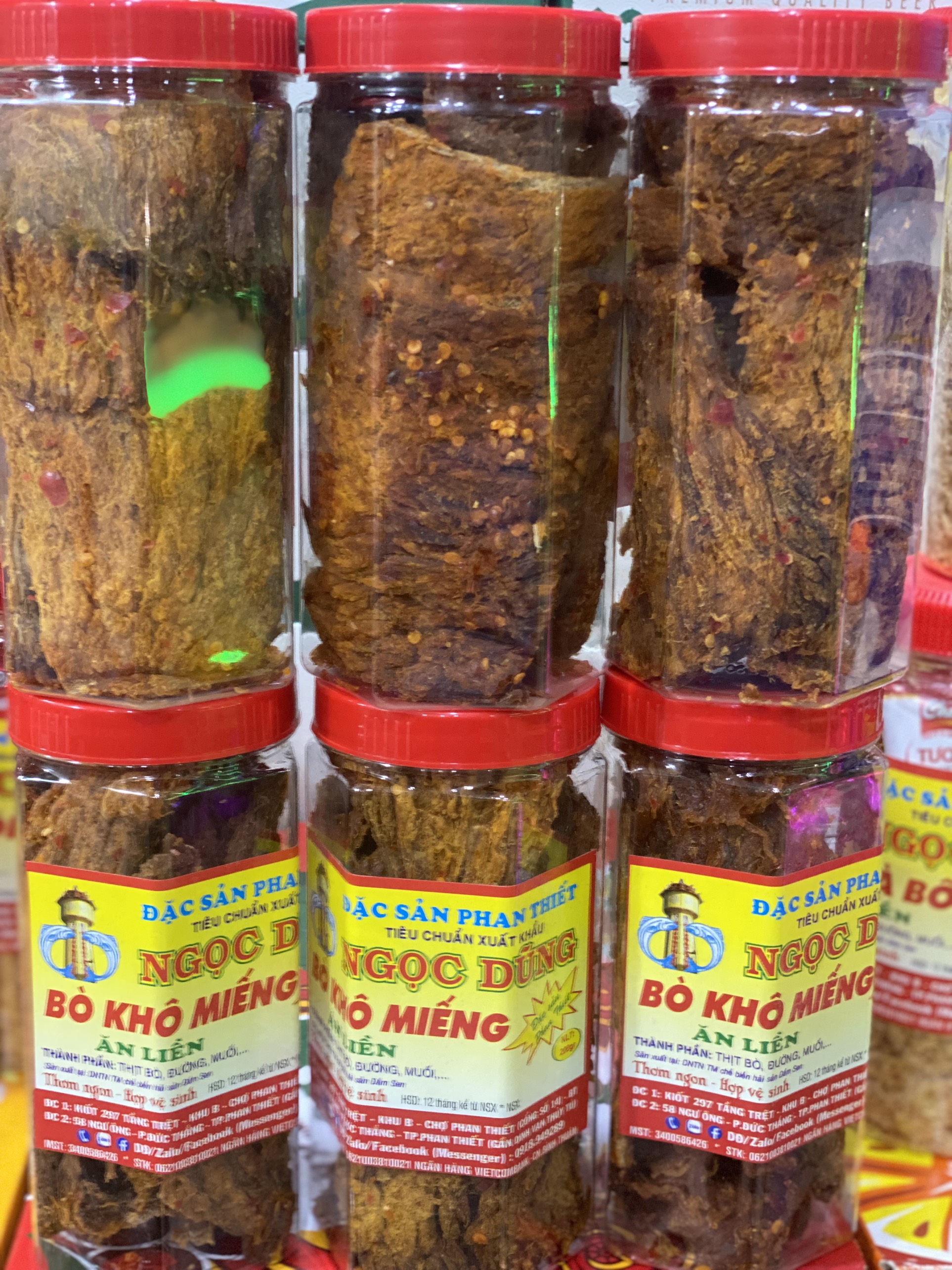 [FREESHIP MAX] Bò Khô Nguyên Miếng ( ăn liền ) là món ăn yêu thích của Shop Đặc Sản Phan Thiết NGỌC DŨNG; Hộp 250 gram. HSD 12 tháng kể từ ngày đặt hàng.