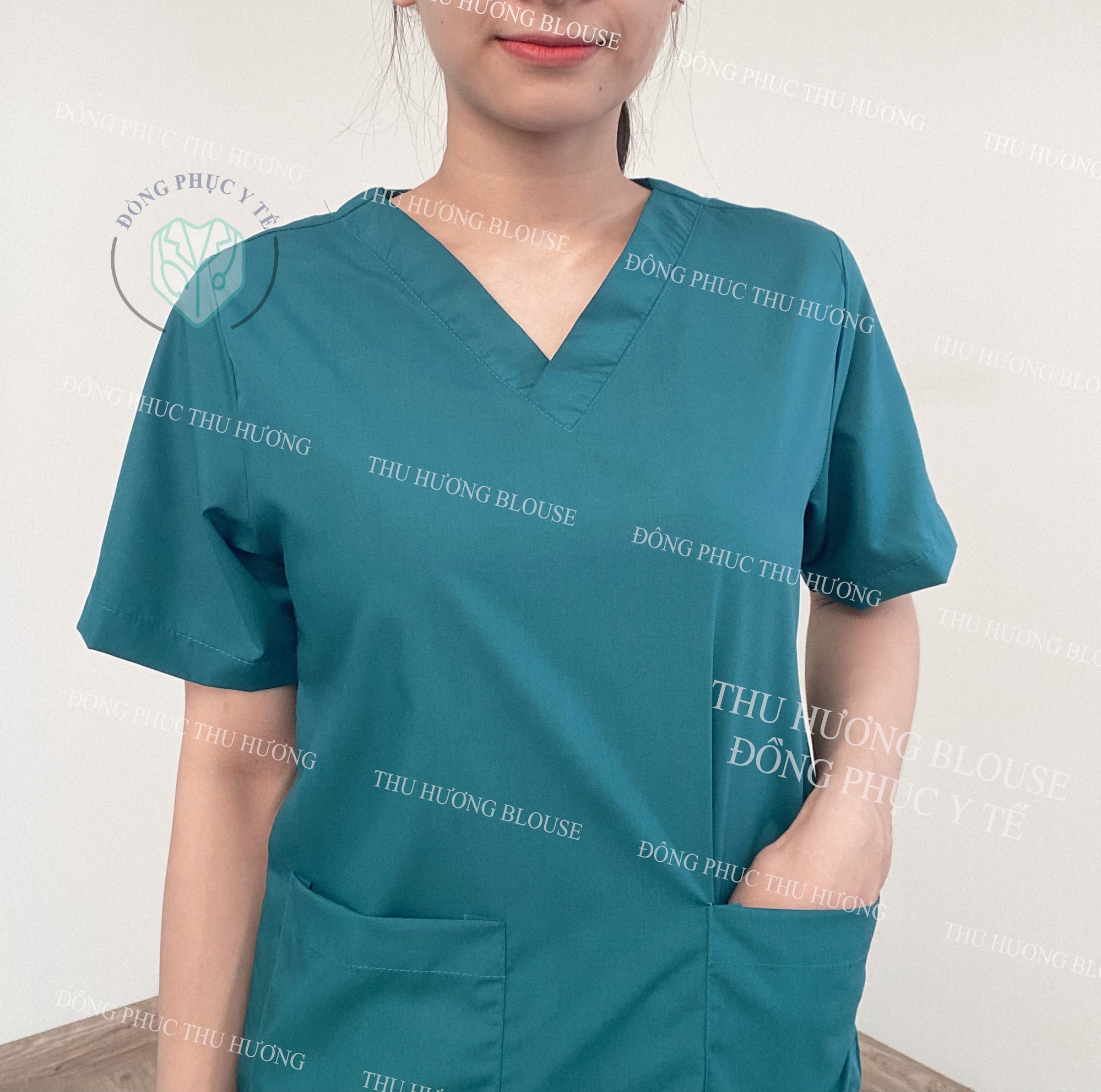Bộ scrubs xanh ngọc vải phổ thông cổ tim, bộ spa, đồ y tế