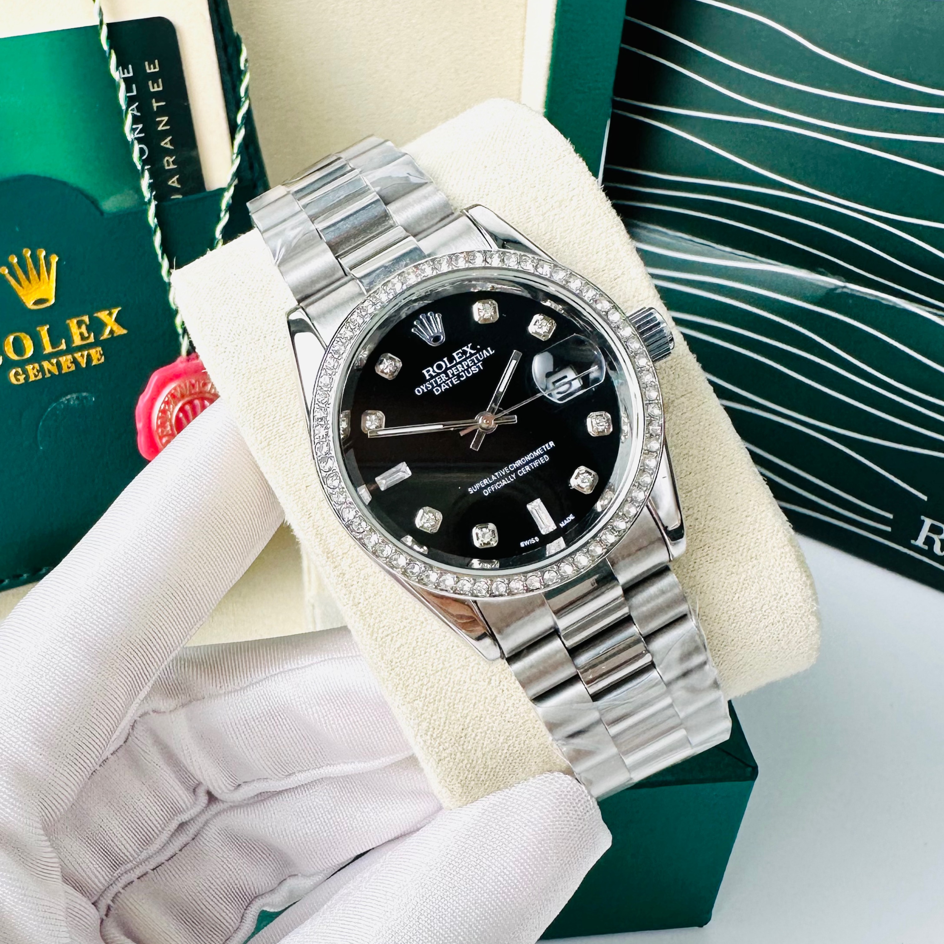 Đồng hồ nam Rolex Oyster Perpetual Date Just đính đá sang trọng cực chất