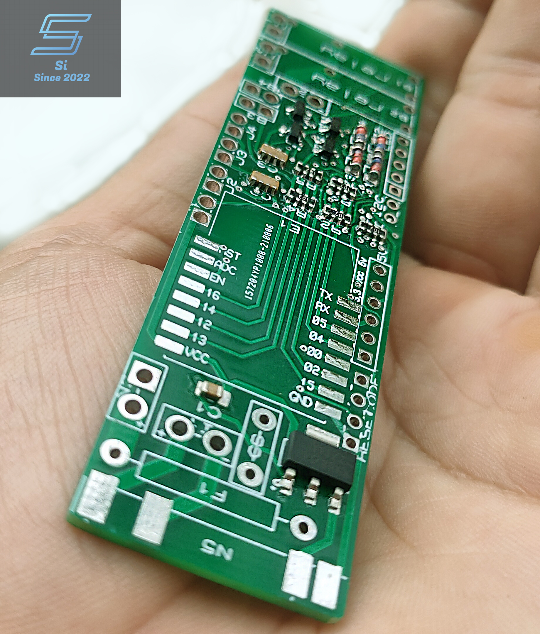 Bảng mạch ra chân công tắc công tắc thông minh wifi 4 kênh điều khiển qua điện thoại esp8266 loại nhét ổ điện âm tường