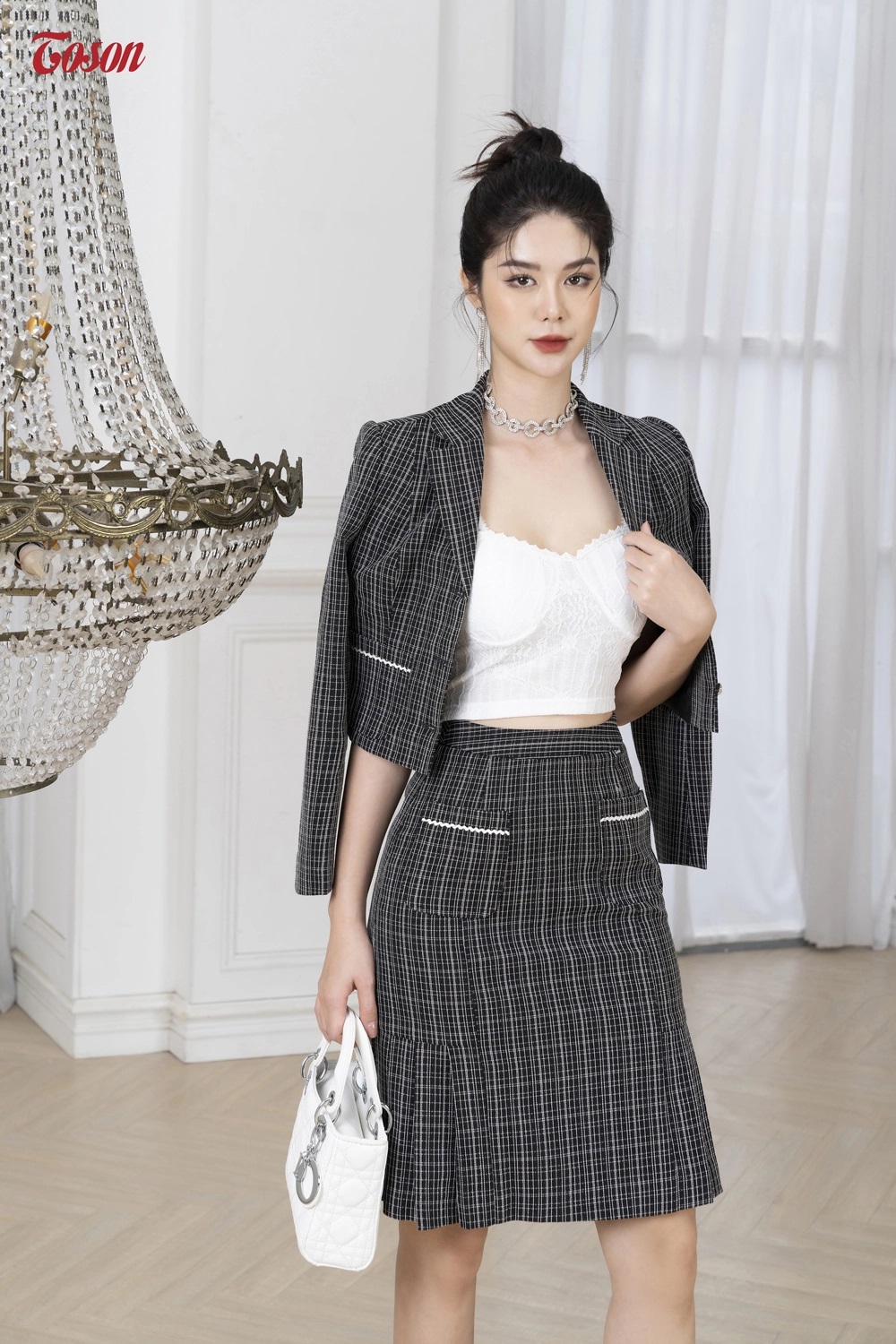 [FREESHIP 0Đ] Bộ đồ text kẻ đen, áo vest ngắn ốp túi, chân váy xếp ly Toson B8370B52