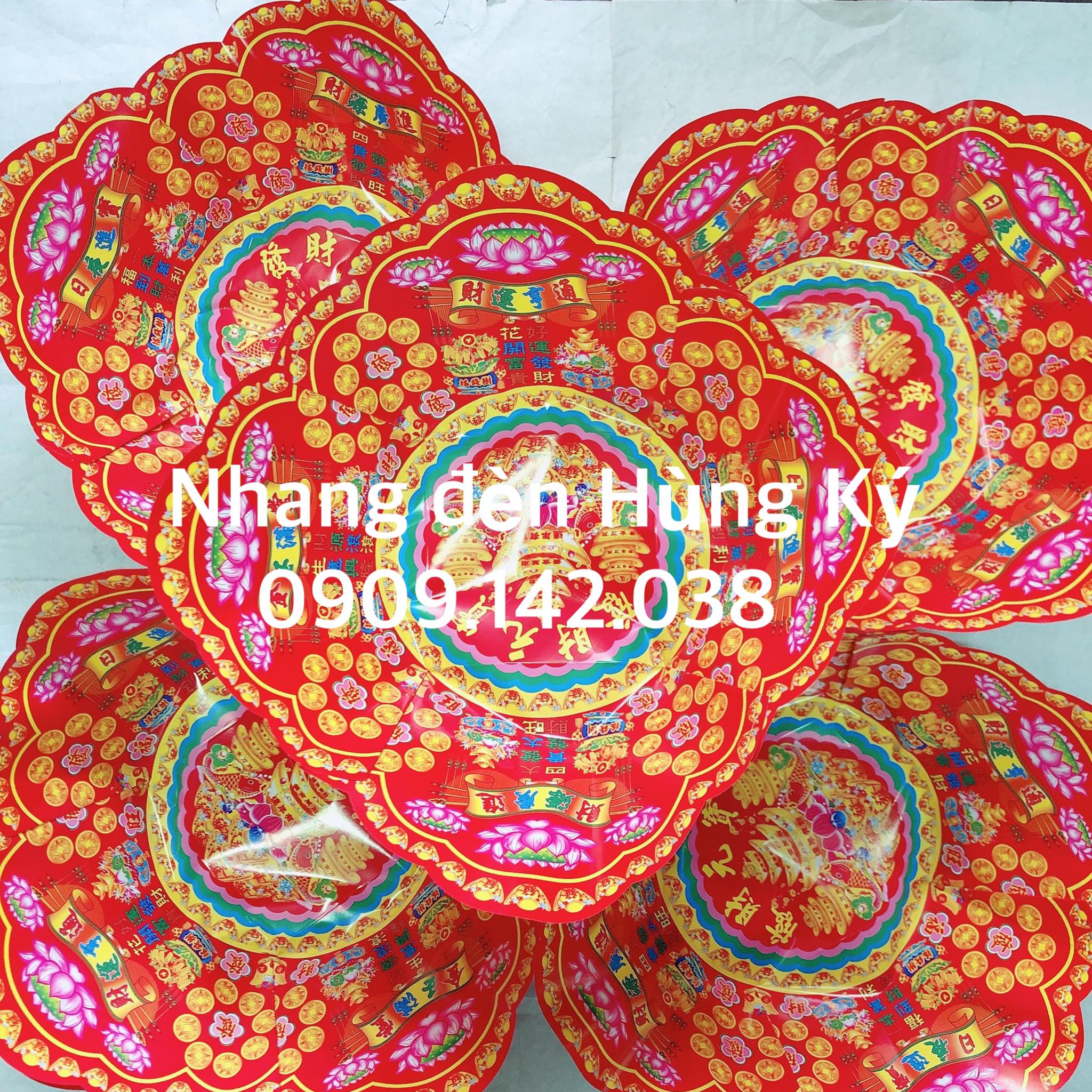 Thuyền hoa sen để đồ cúng