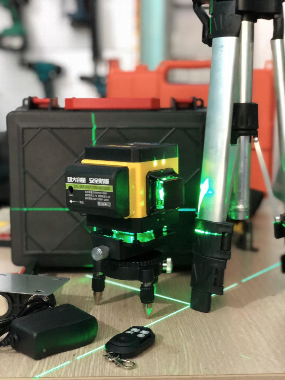 Máy cân bằng laser 12 tia xanh kèm chân 1m2