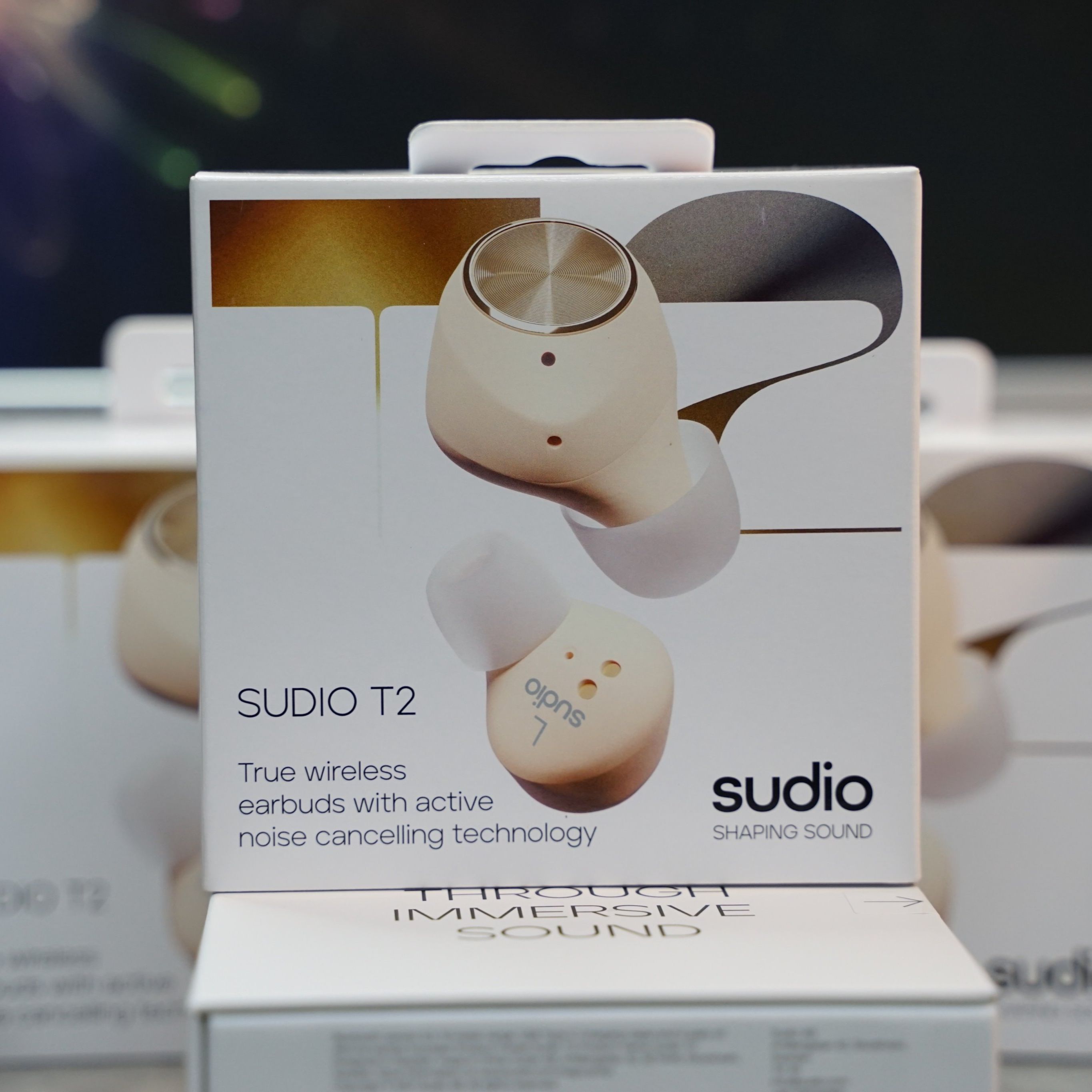 Tai nghe Bluetooth Sudio T2 thương hiệu đến từ Thụy Điển, Bass sâu, chống ồn , xuyên âm
