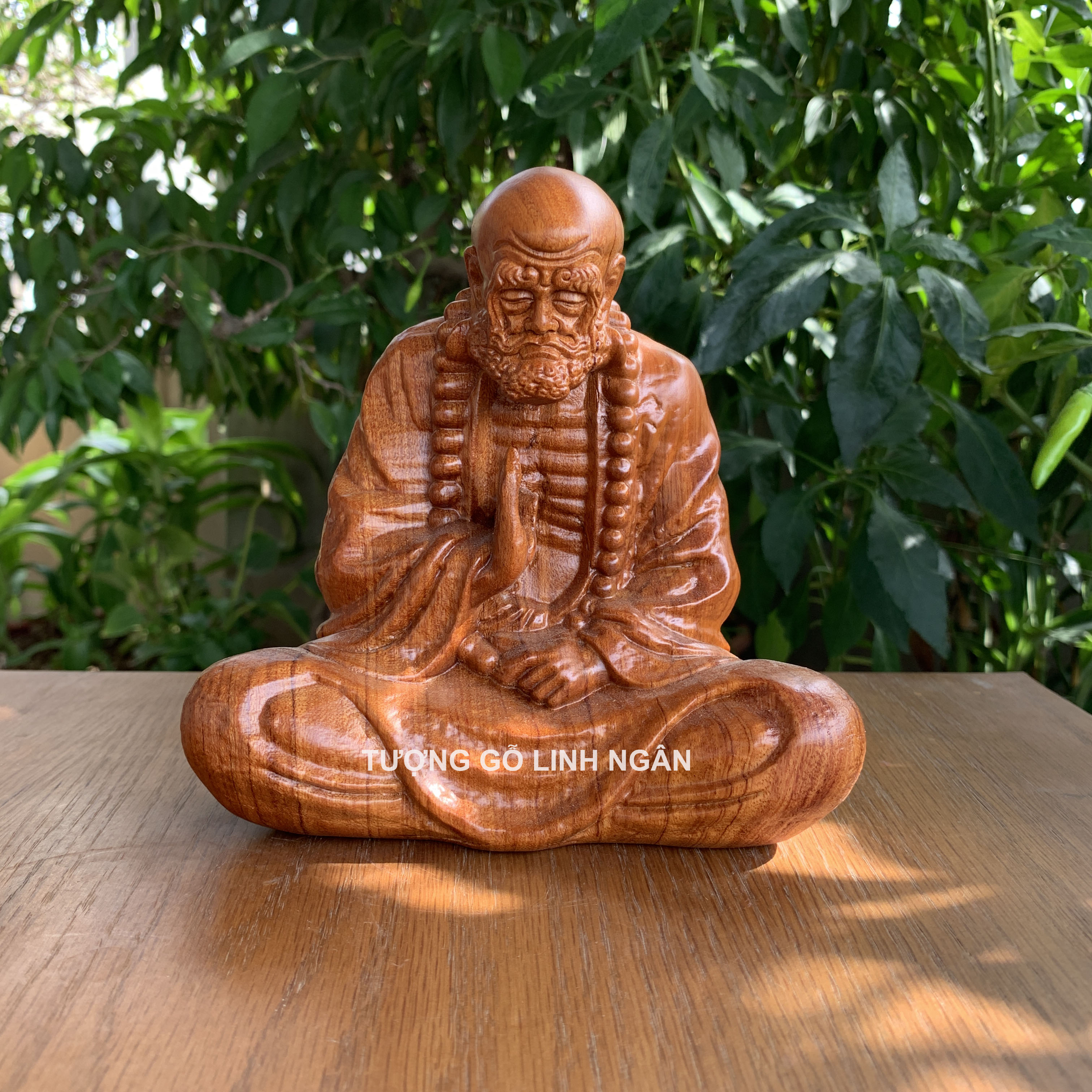 Tượng Đạt ma gỗ hương