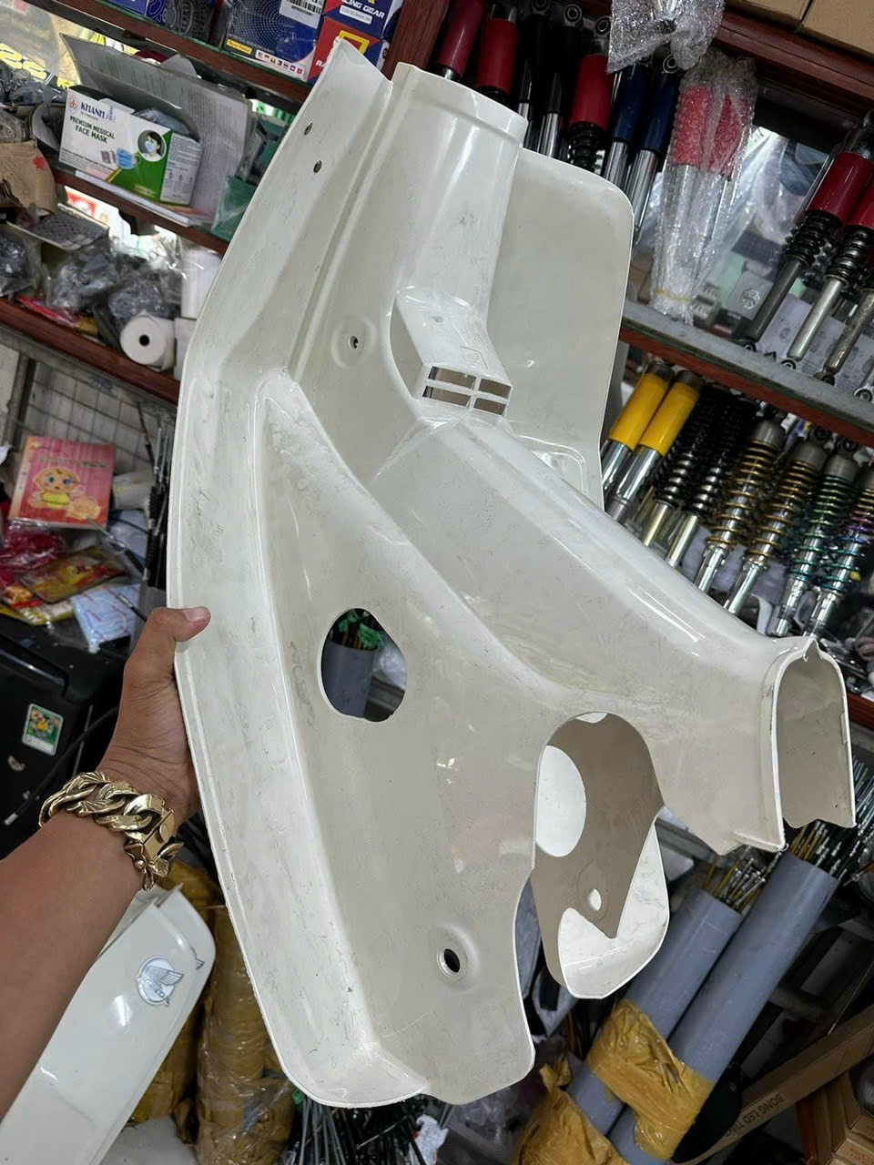 Bửng xe Cub 81 - 82 hàng Zin mới. Dành cho các dòng xe Cub (có Logo cánh chim)