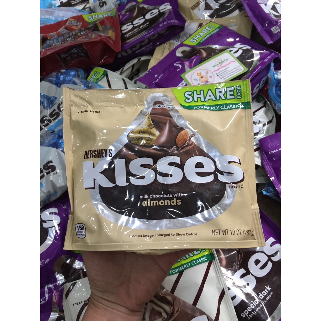 Kẹo Socola Hershey Kisses Hạnh Nhân 283g