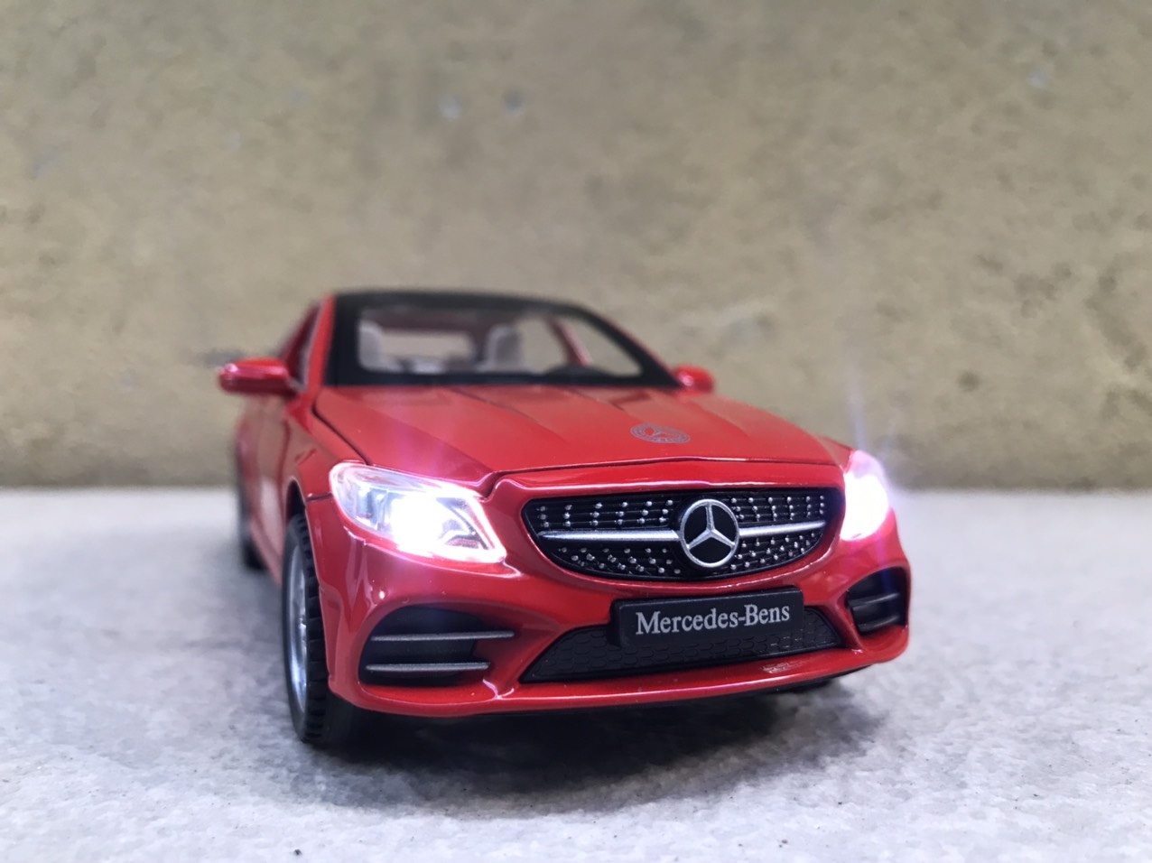 [HCM]Mô hình xe ô tô Mercedes C260L 1:32