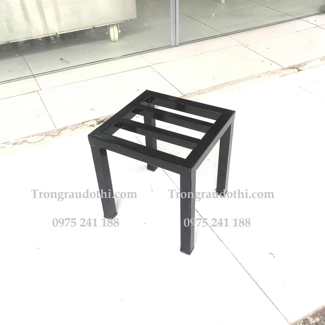 Đôn sắt kê chậu cây cảnh, chậu hoa, làm bằng thép vuông 20x20, sơn tĩnh điện, chân cao su, chắc chắn tuyệt vời