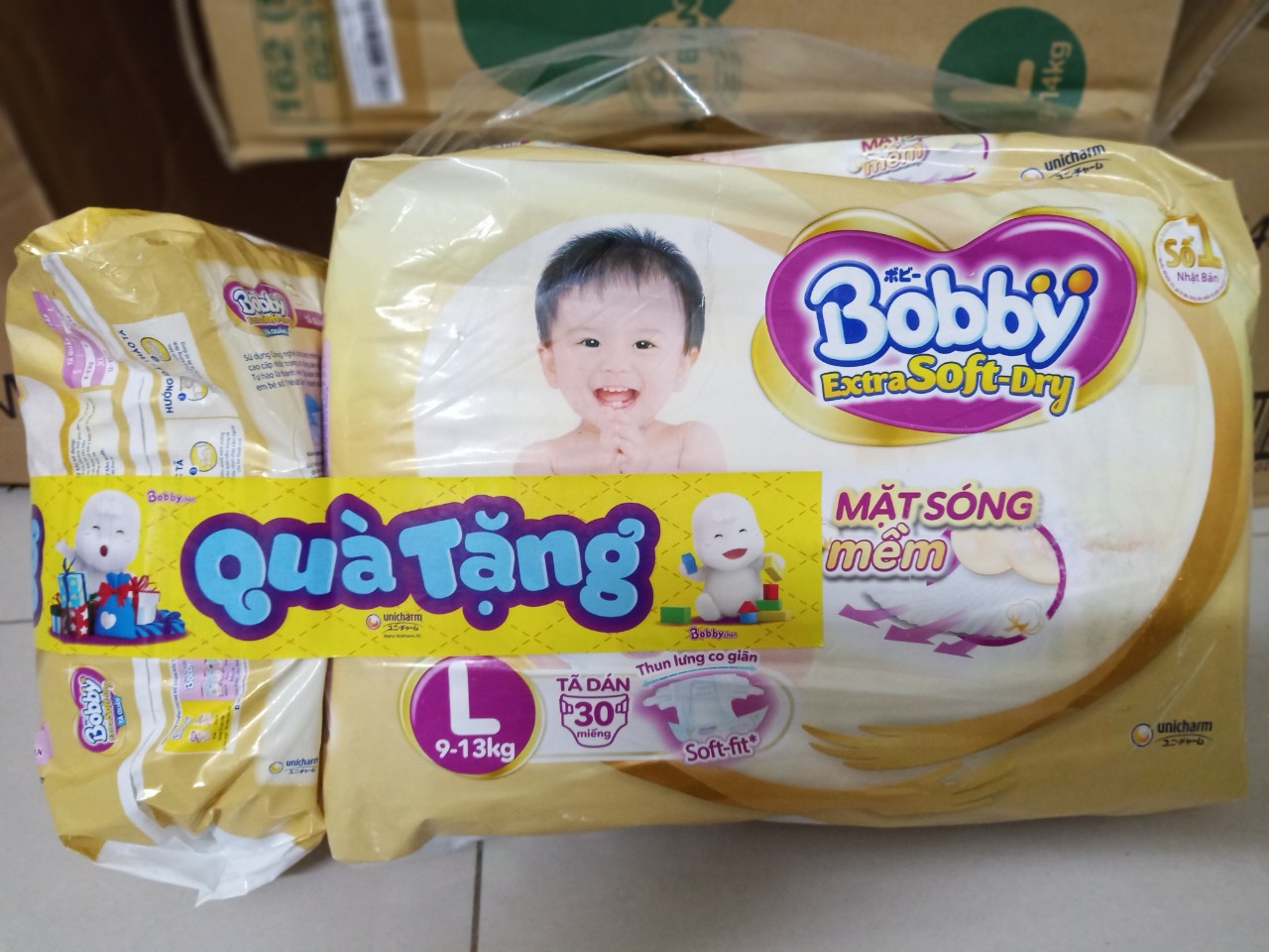 Tặng 6 miếng tã quần- Tã dán cao cấp Bobby Extra Soft Dry L30