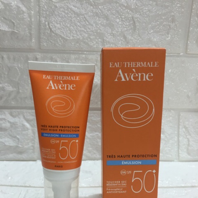 Kem chống nắng Avene Very High Protection Emusion - chai xịt bội cam kết sản phẩm đúng mô tả chất lượng đảm bảo