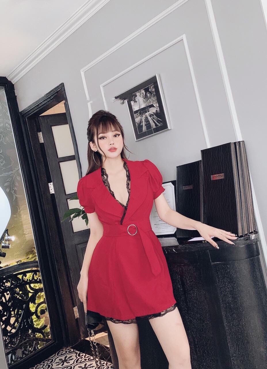Đầm cổ tim viền ren xinh xắn
