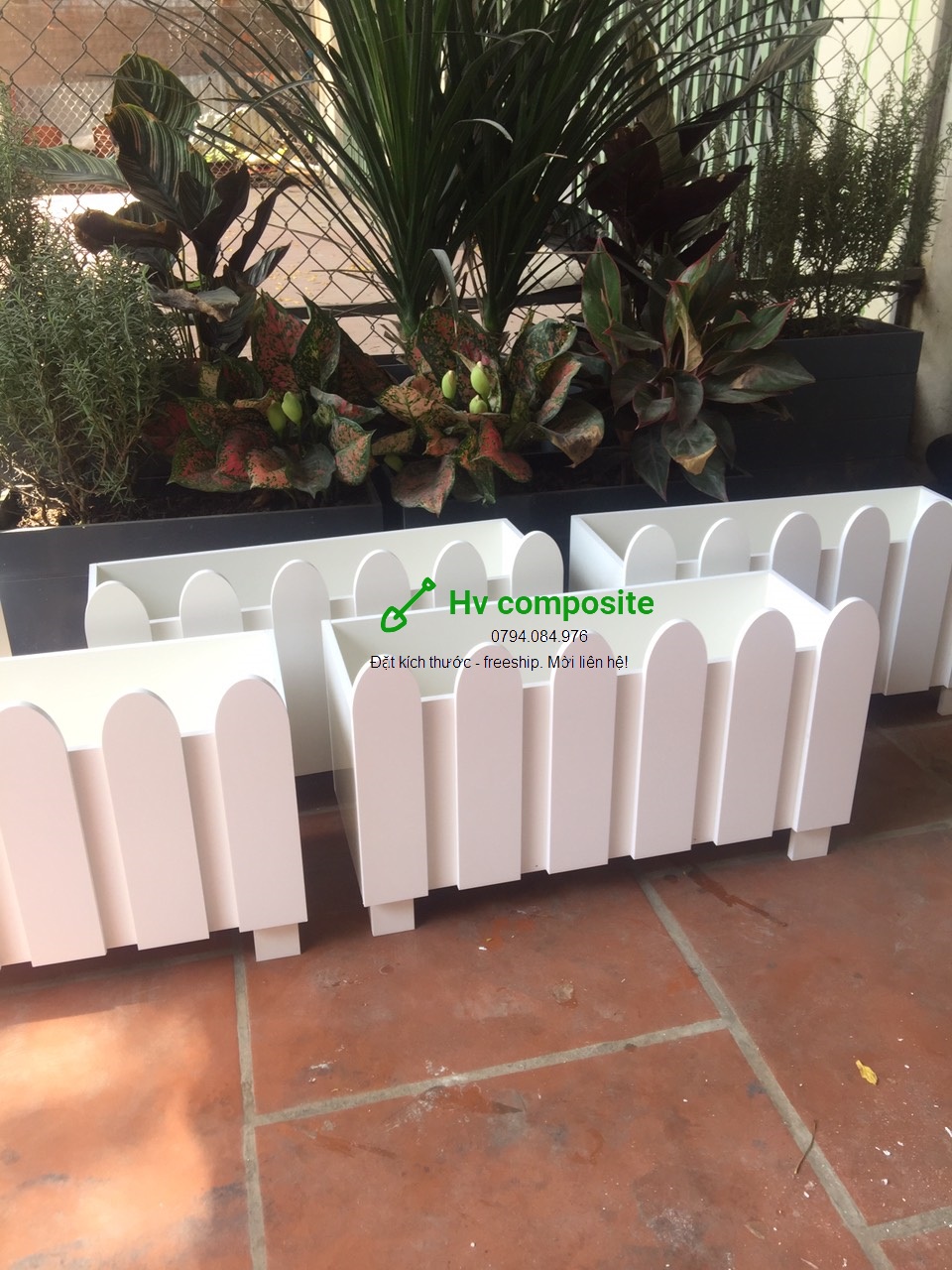 Chậu trồng cây composite hàng rào 50x20x25 (+5cm chân liền)